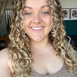 Meet your Posher, Abby